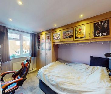 3 bedroom semi-detached house to rent - Photo 5