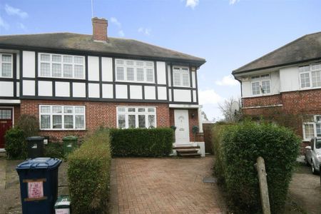3 bedroom semi-detached house to rent - Photo 2