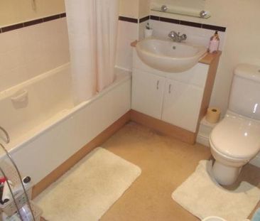 Two Bedroom Apartment for Rent in Hatfield - Photo 4