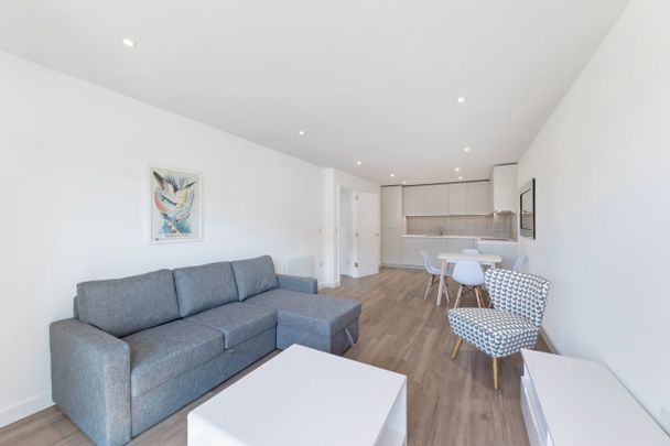 2 Bed Flat, Castleton House, NW9 - Photo 1