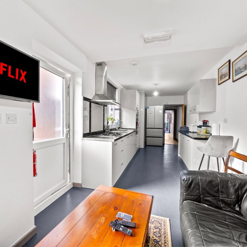 Room in a Shared House, Paton Street, LE3 - Photo 1