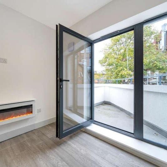 Norbury Crescent, London, SW16 - Photo 1