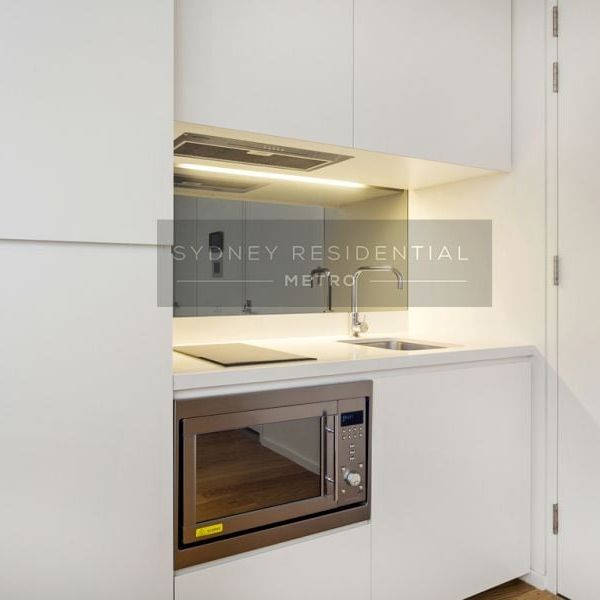 Unfurnished Ultra Modern Studio Apartment - One Central Park - Photo 1