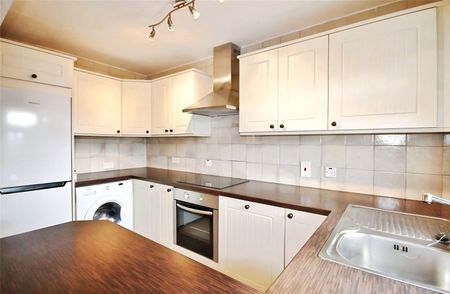 Fairlawns, Addlestone Park, Addlestone, Surrey, KT15 1SU - Photo 5