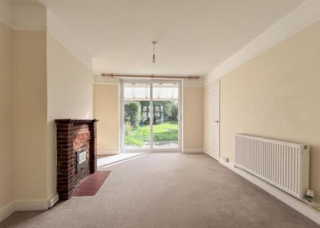 3 bedroom semi-detached house to rent - Photo 4