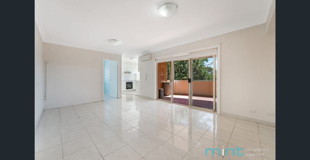 Three Bedroom Apartment - Photo 1