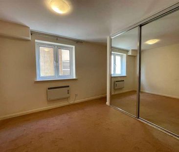 The Theatre House, Camp Road, Farnborough, Hampshire, GU14 - Photo 4