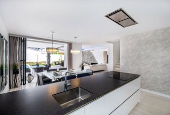 5 bedroom luxury Villa for rent in San Pedro de Alcántara, Spain