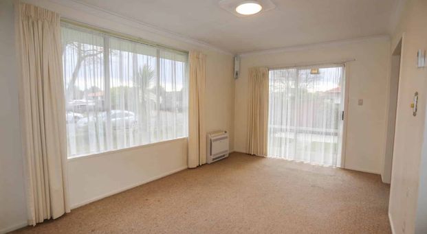 Warm Sunny Home - Photo 1