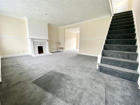 3 bedroom semi-detached house to rent - Photo 2