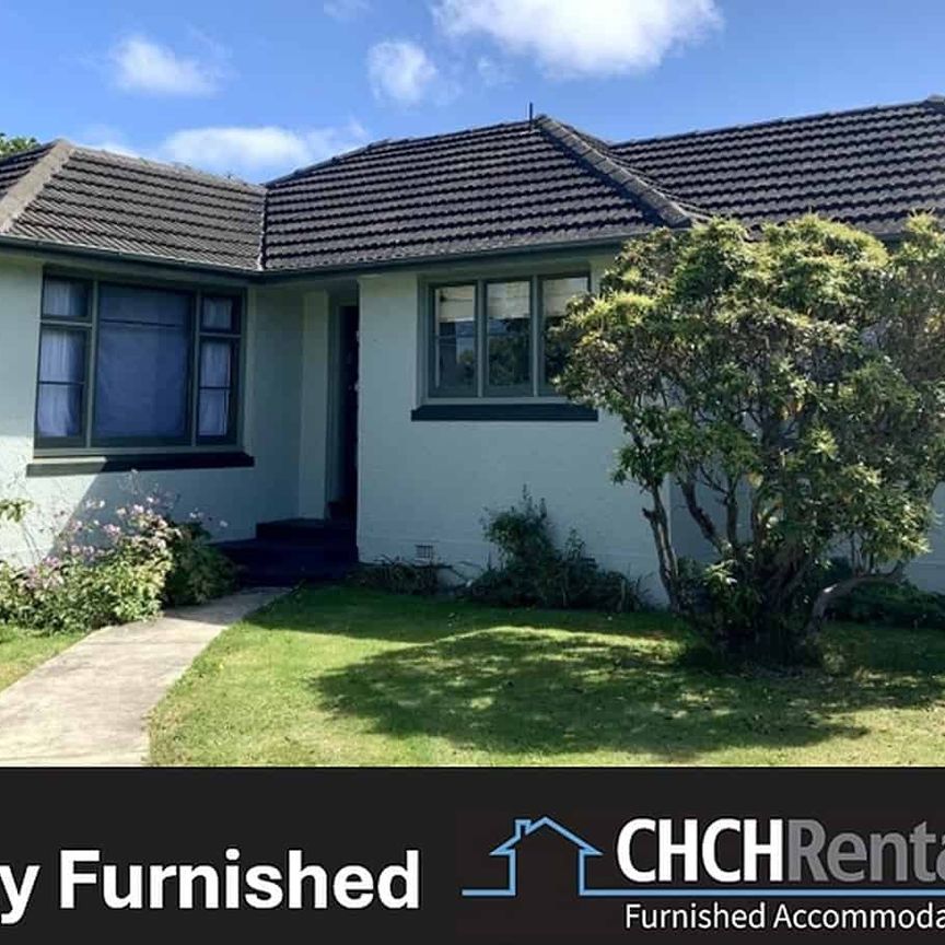 Very Cute Fully Furnished Retro Styled Bungalow Situated On Gorgeous Garden Setting! - Photo 1