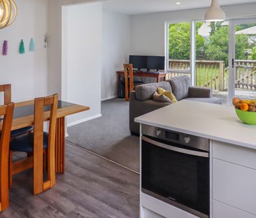 Stokes Valley Living - Photo 2