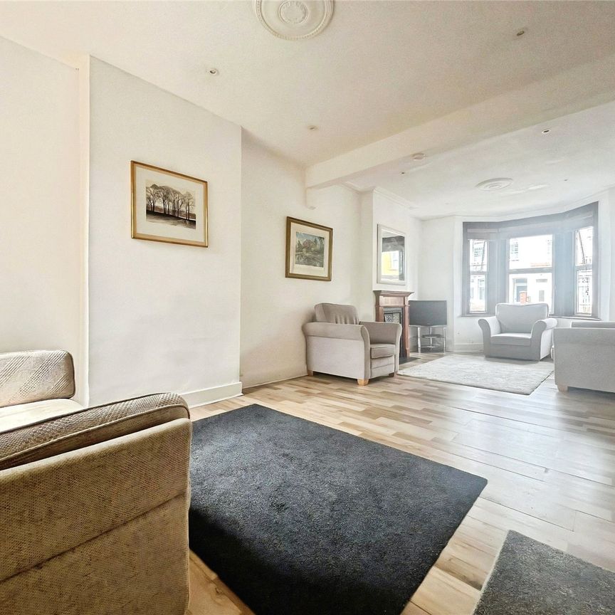 Rossindel Road, Hounslow, TW3 3QN - Photo 1