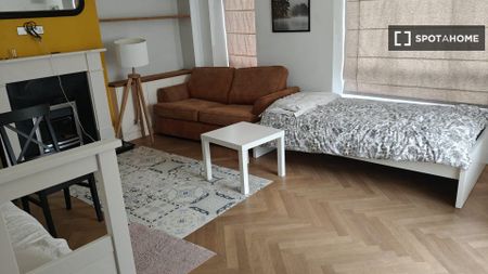 Room for rent in 4-bedroom house in Rathcoole, Dublin - Photo 2