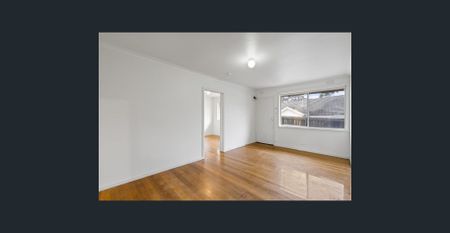 Cosy Two Bedroom In a Quiet Block! - Photo 2