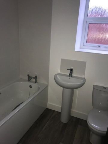 2 Bed Flat, Springbridge Road, M16 - Photo 5