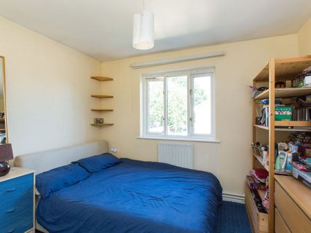 4 Bed Semi-Detached House, Ronnie Lane, E12 - Photo 4