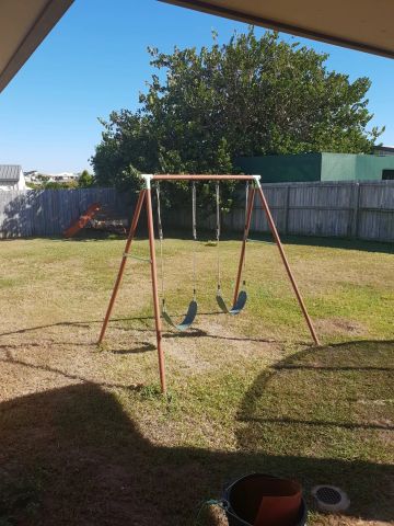 10 Freeman Street, Avoca QLD 4670 - House For Rent | Domain - Photo 5