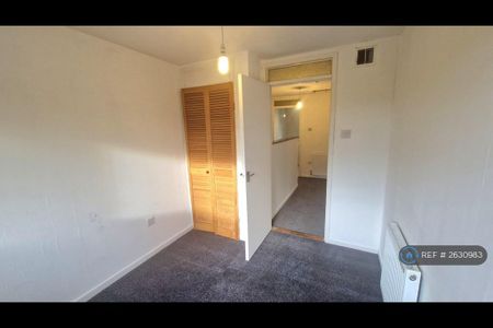 3 bedroom terraced house to rent - Photo 3