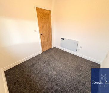 2 bedroom end of terrace house to rent - Photo 5