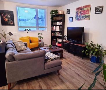 Condo deux chambres ( rez-de-jardins) + deux stationnements à Chambly - Photo 1