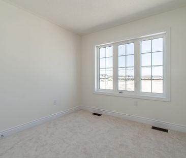 For Lease - 15 Mission Street, Wasaga Beach, Ontario - Photo 4