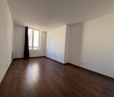 Location Appartement 3 pièces 70m² - Photo 2