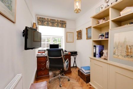 3 bedroom apartment to rent - Photo 2