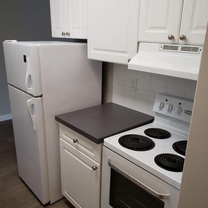 Renovated Suite - 2 Bedroom - Photo 1