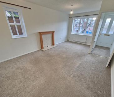 2 bedroom detached bungalow to rent - Photo 2