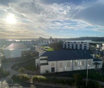 Stunning fully furnished living with sea views - Photo 5