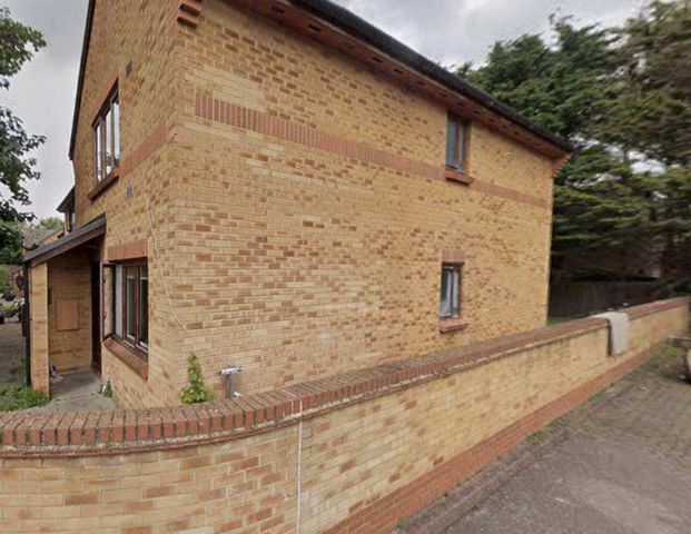 Wharf Road, Grays RM17, London - Photo 1