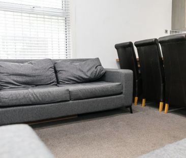 Archery Road, Hyde Park, Leeds - Photo 1