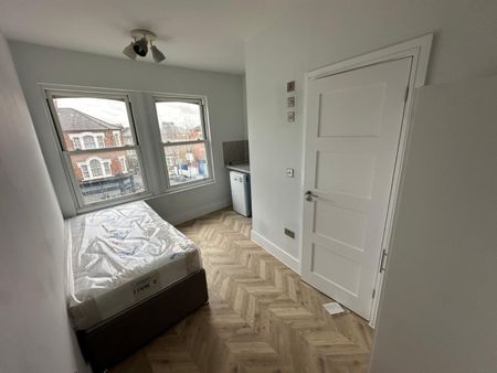 Room in a Shared House, Junction Road, N19 - Photo 3
