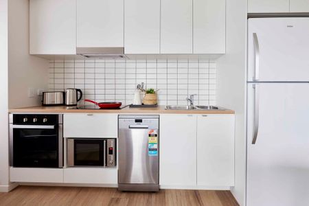 4 Bedroom Shared Bathroom, King Single Bed - Photo 5