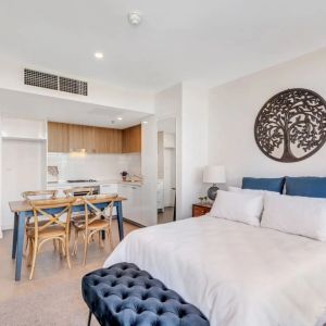 GREAT LOCATION WITH STYLISH, MODERN AND FURNISHED STUDIO APARTMENT IN EXCEPTIONAL LIFESTYLE - Photo 3