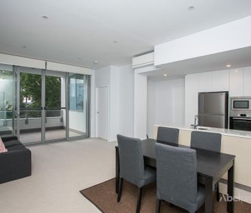 Perfectly Located Modern One Bedroom Apartment - Photo 2