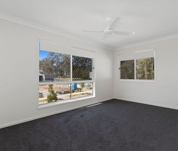 Large Family home with separate media room upstairs - Photo 5