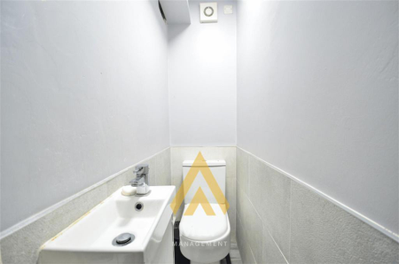 8 bedroom detached house to rent - Photo 3