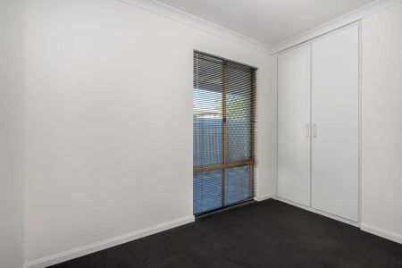 28 Broadwater Gardens, South Lake WA 6164 - Photo 4