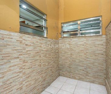 Casa sobrado com 3 dormitórios, sendo 1 suíte, no bairro Cavalhada,... - Foto 5
