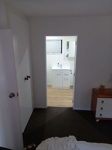 Quiet Bluff Hill Flat - Photo 4