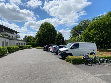 Verzorgd instapklaar appartement met 2 slaapkamers, 2 terrassen en een ondergrondse autostaanplaats - Photo 3