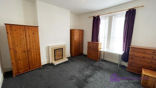 3 bedroom flat to rent - Photo 1