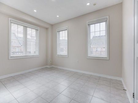 For Lease - 19 Portsdown Road, Brampton, Ontario - Photo 3