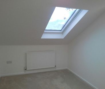 3 bedroom semi-detached bungalow to rent - Photo 2