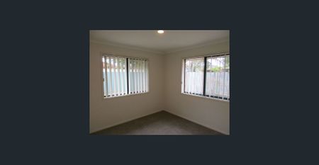 A GREAT PRICE FOR A GREAT HOUSE AND A GREAT LOCATION PLUS AIR-CON - Photo 4