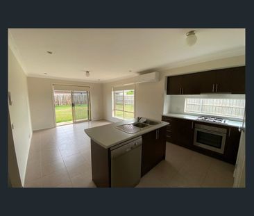 7 Light Fingers Street, Kurunjang, Vic 3337 - Photo 3