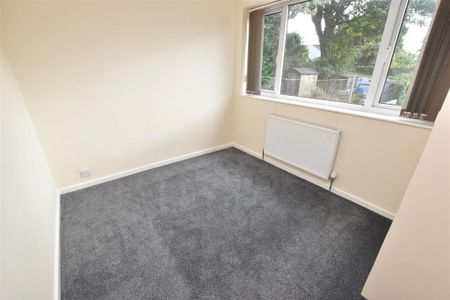 3 bedroom semi-detached house to rent - Photo 3