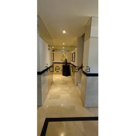 Alquiler de piso en Calle Londres - Photo 1